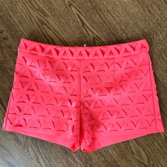 Lilly Pulitzer Neoprene neon pink shorts. Size 4. Slight wear /pilling - Picture 1 of 5
